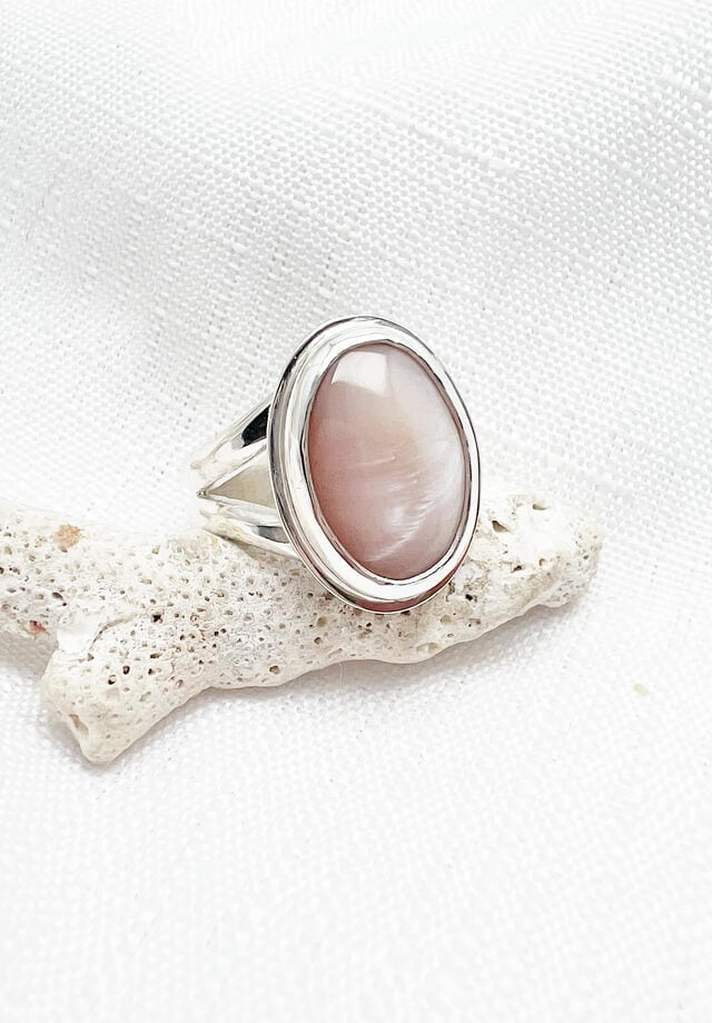 Mother Of Pearl Split Band Ring Size 9